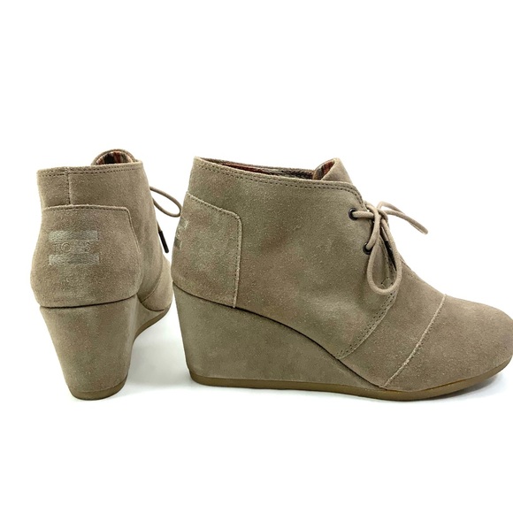 TOMS Kala Wedge Booties Tan Suede Leather Ankle Booties Boots Size 9 - Picture 2 of 9